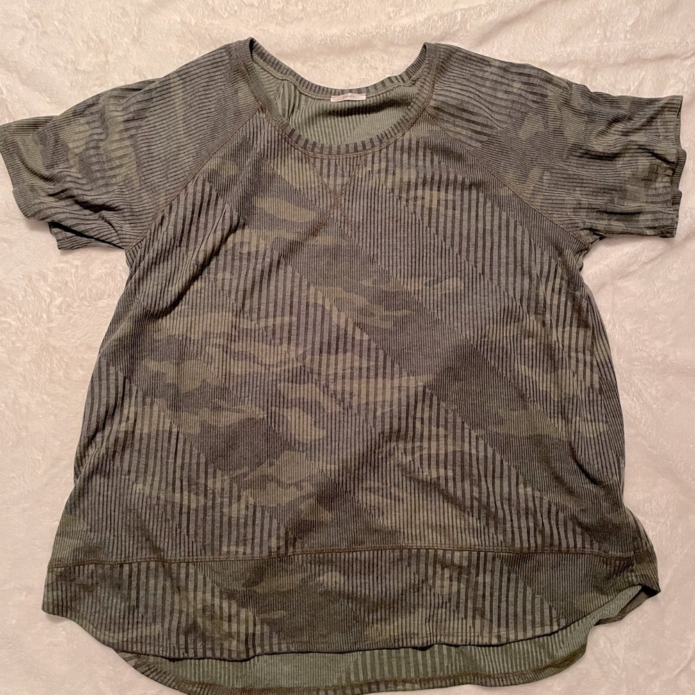 Camo light ribbed multi patter plus size top